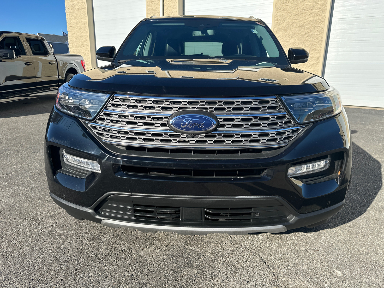 2023 Ford Explorer Limited 3