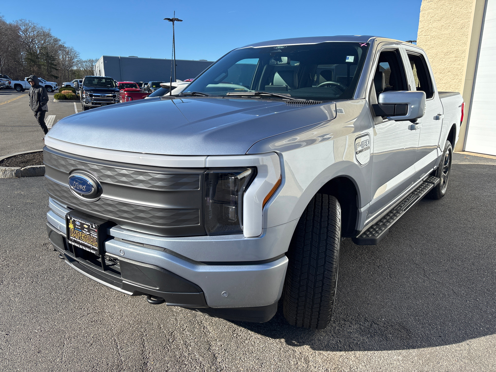 2022 Ford F-150 Lightning Lariat 4