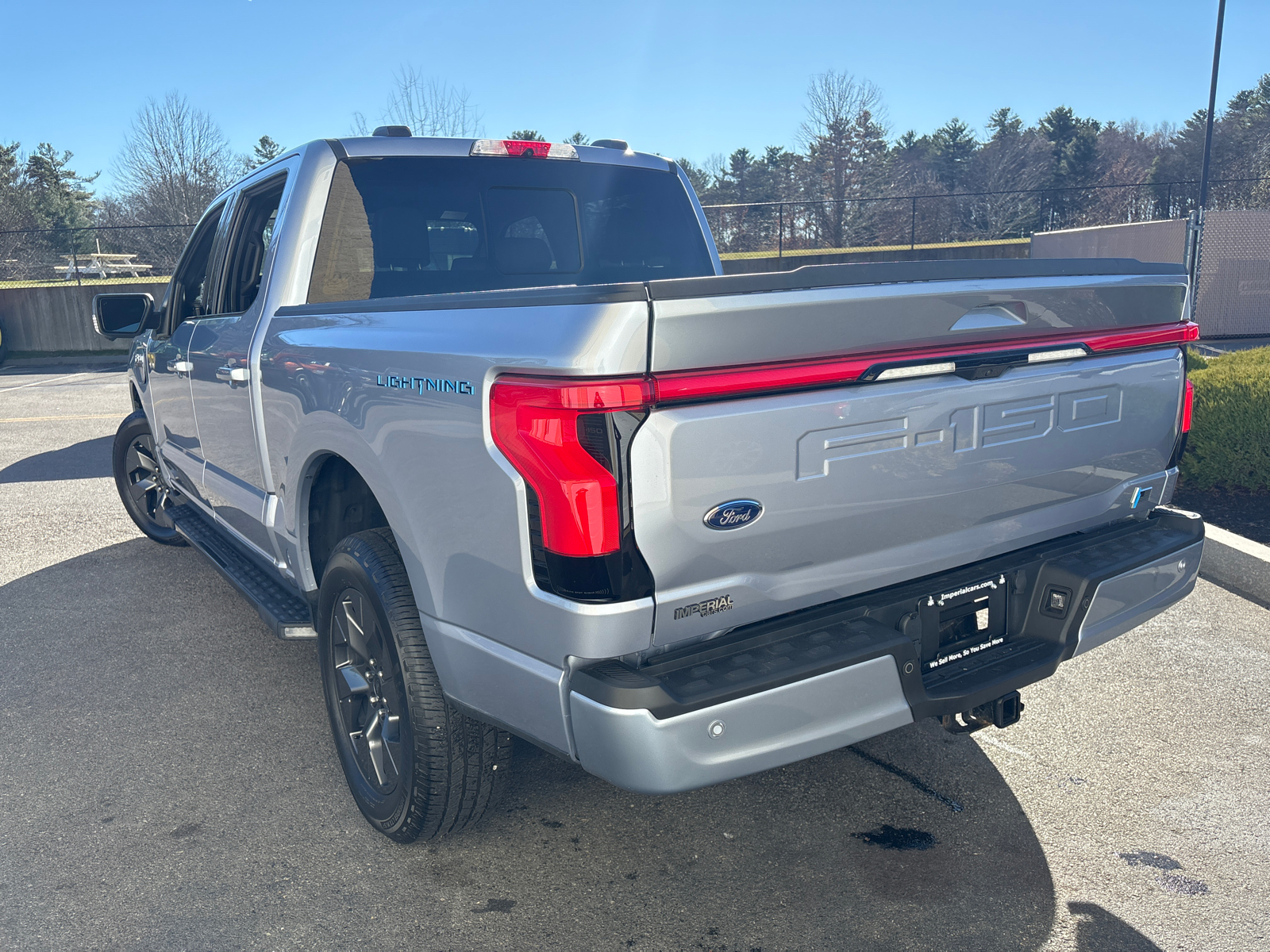 2022 Ford F-150 Lightning Lariat 7