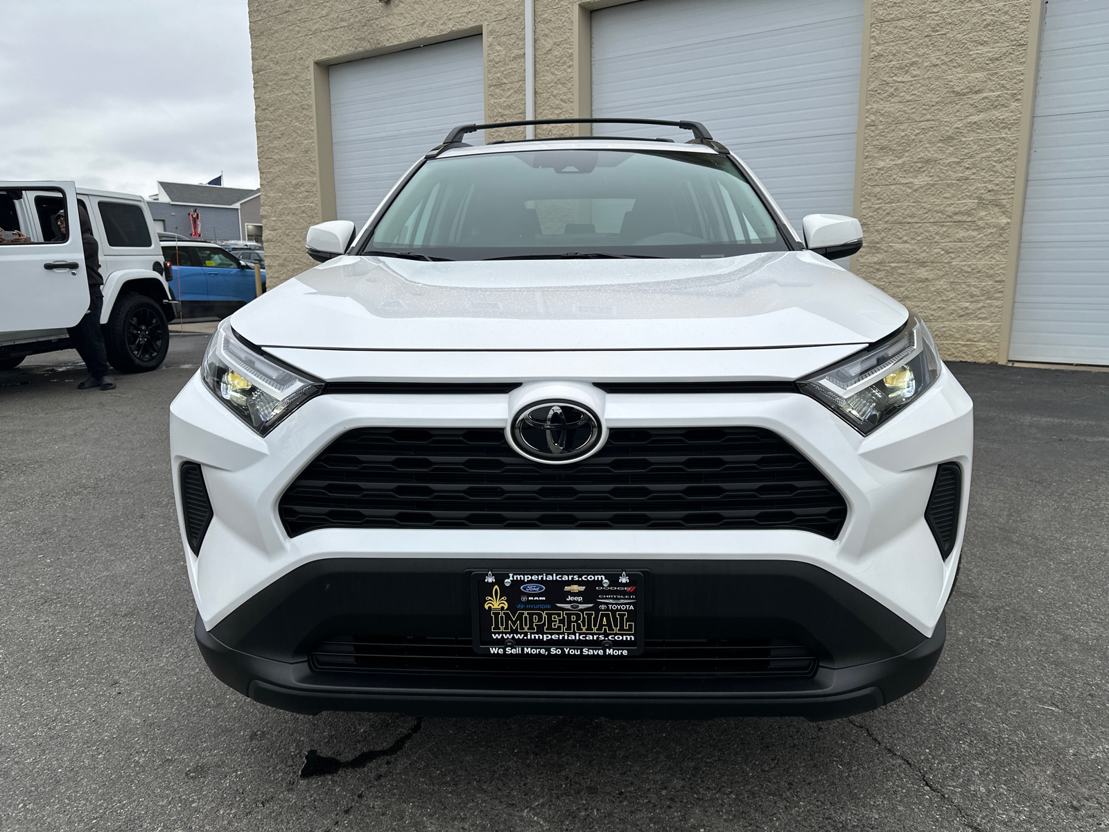 2024 Toyota RAV4 XLE 3