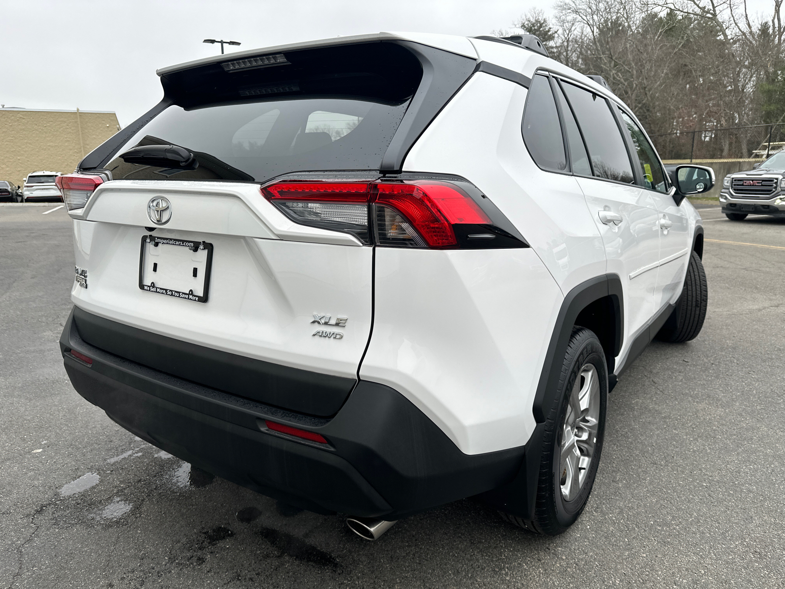 2024 Toyota RAV4 XLE 10