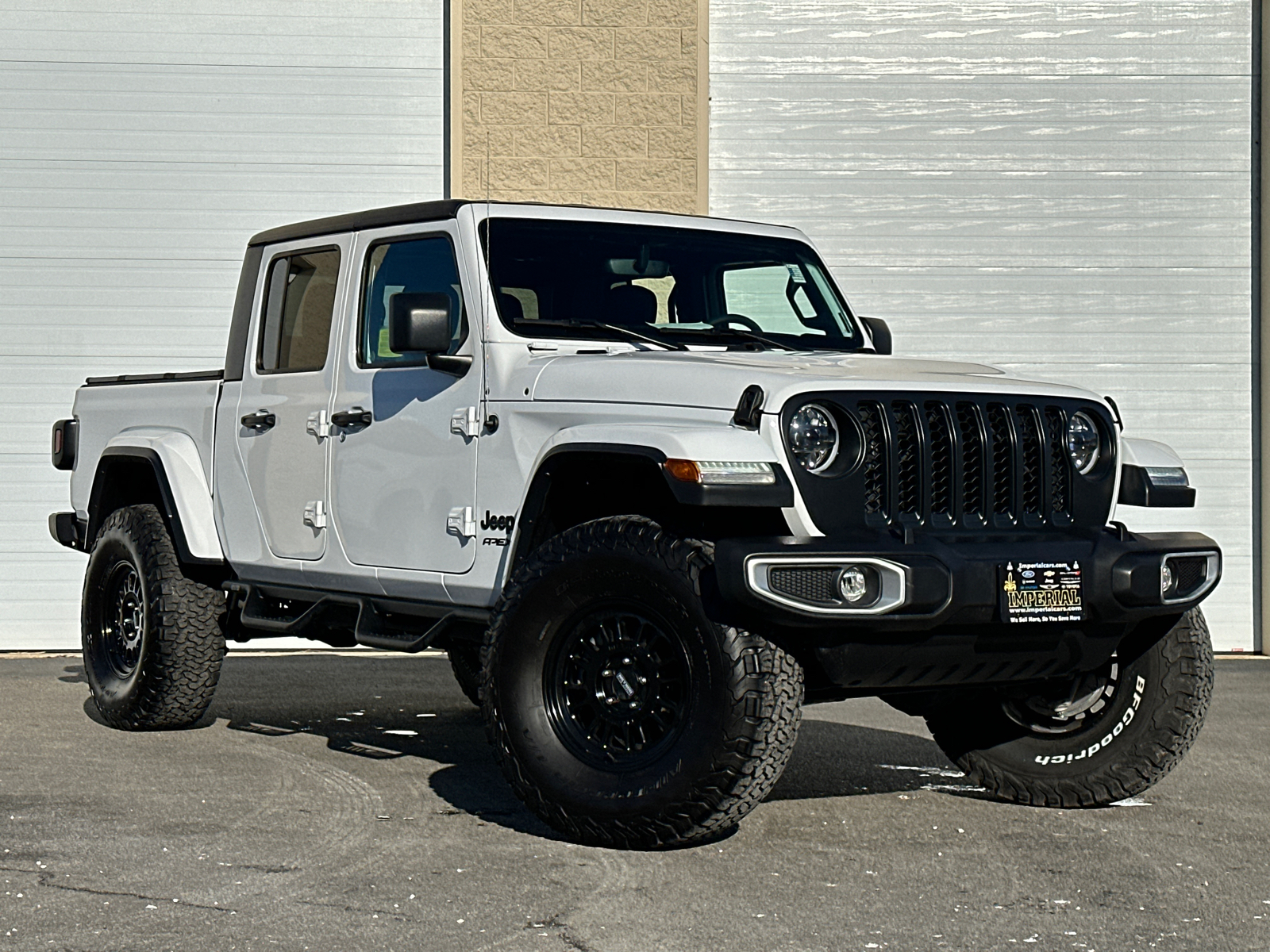 2023 Jeep Gladiator  1