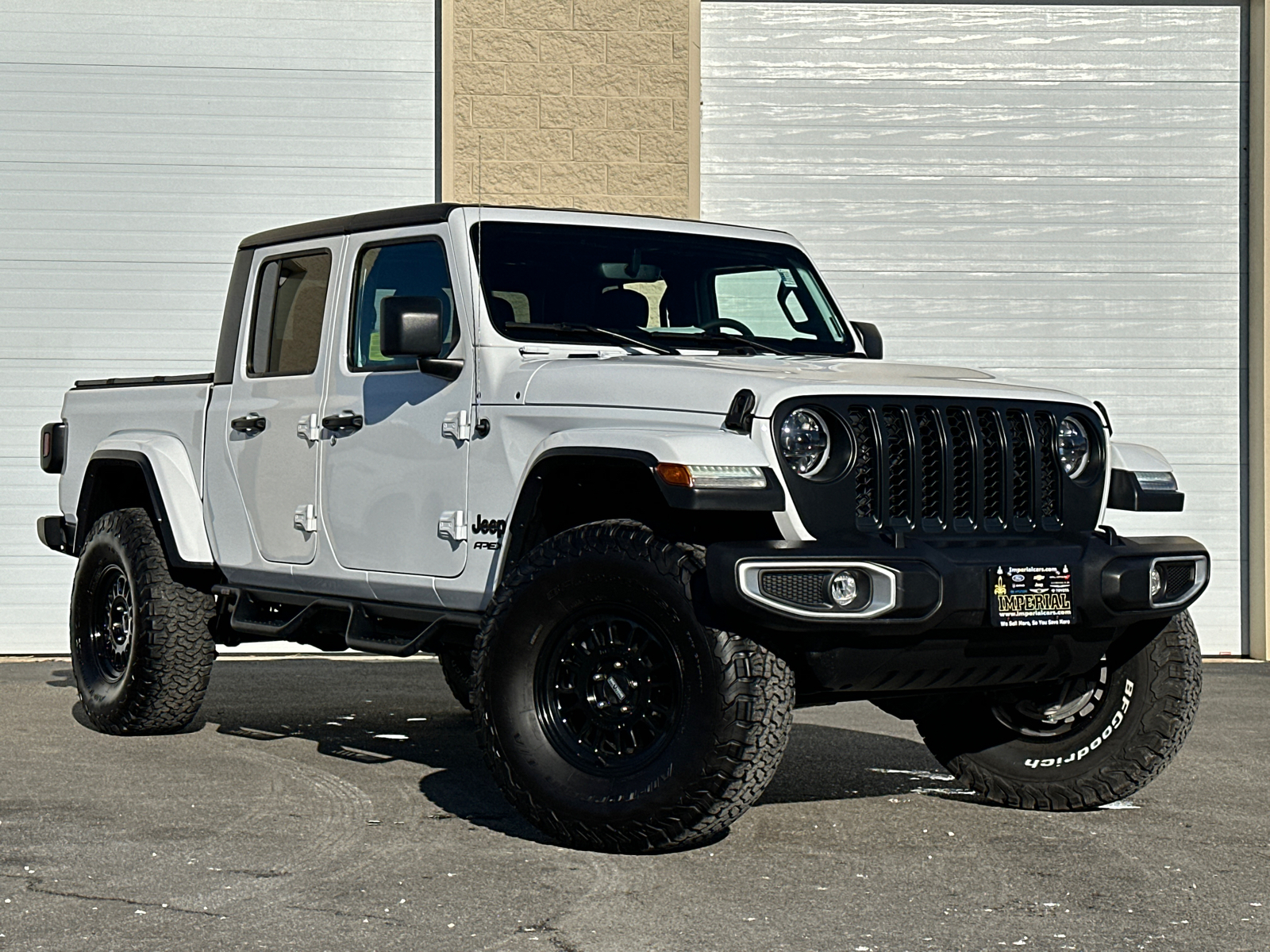 2023 Jeep Gladiator  2