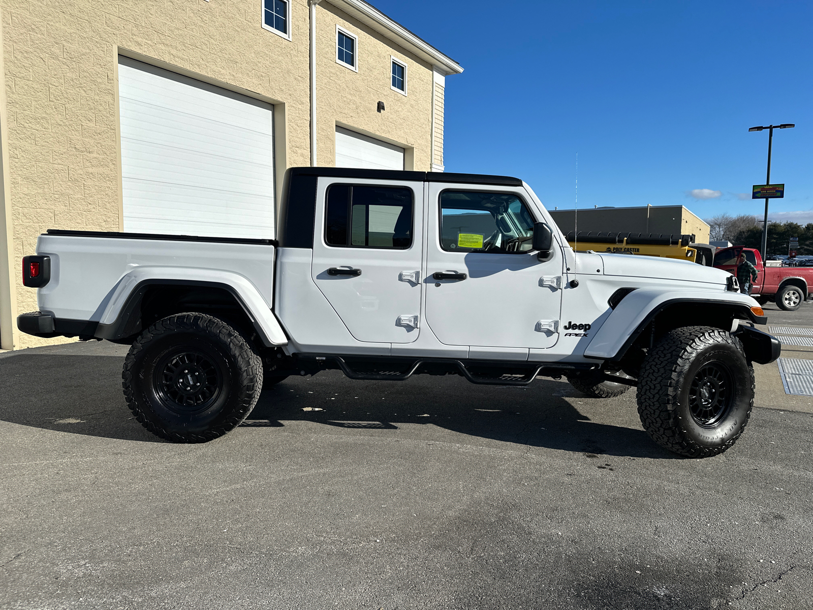 2023 Jeep Gladiator  11