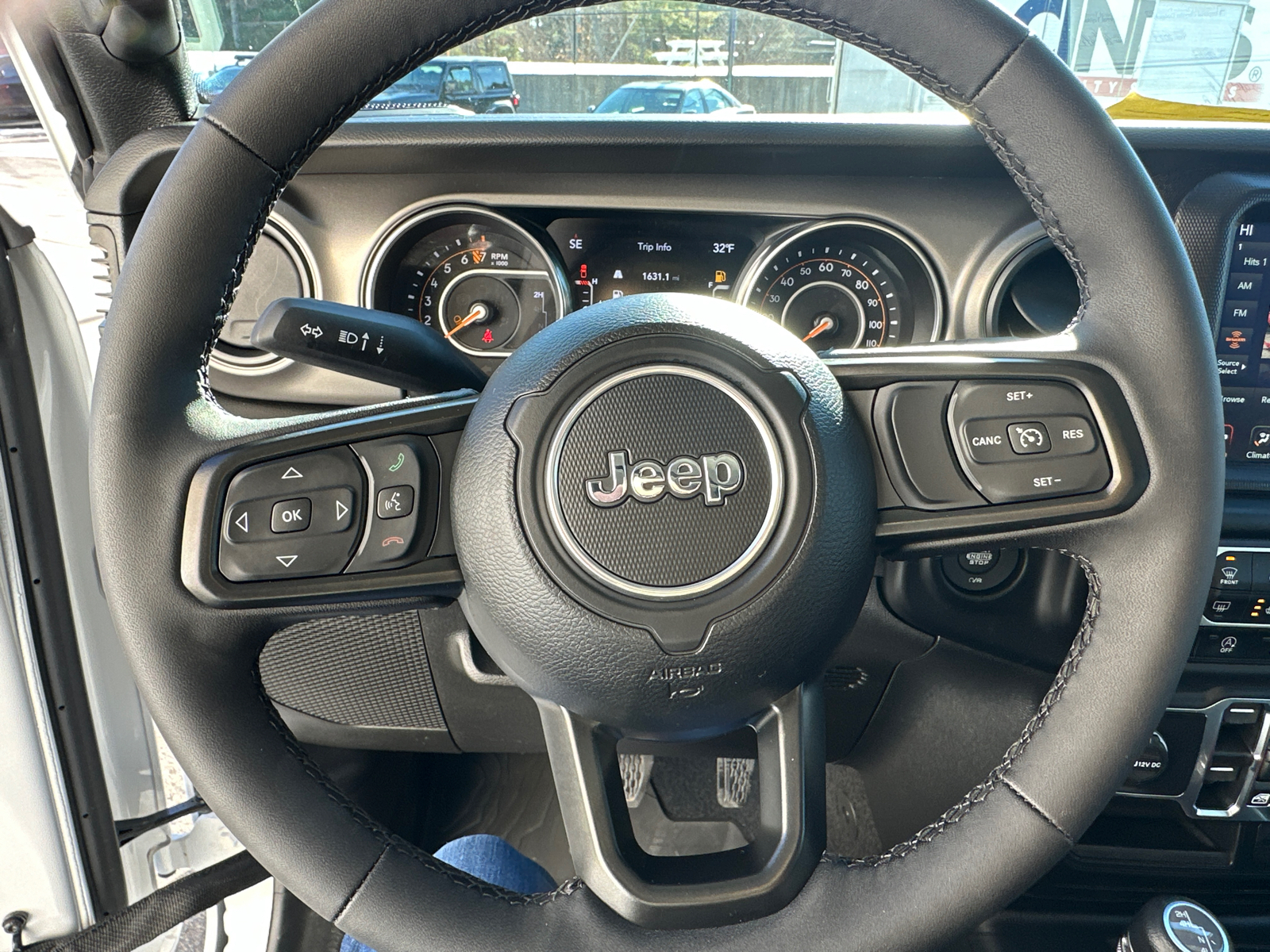 2023 Jeep Gladiator  21