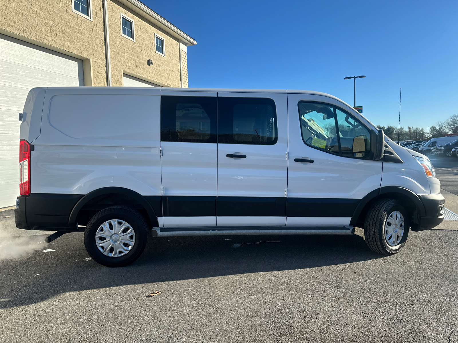 2022 Ford Transit-250 Base 10