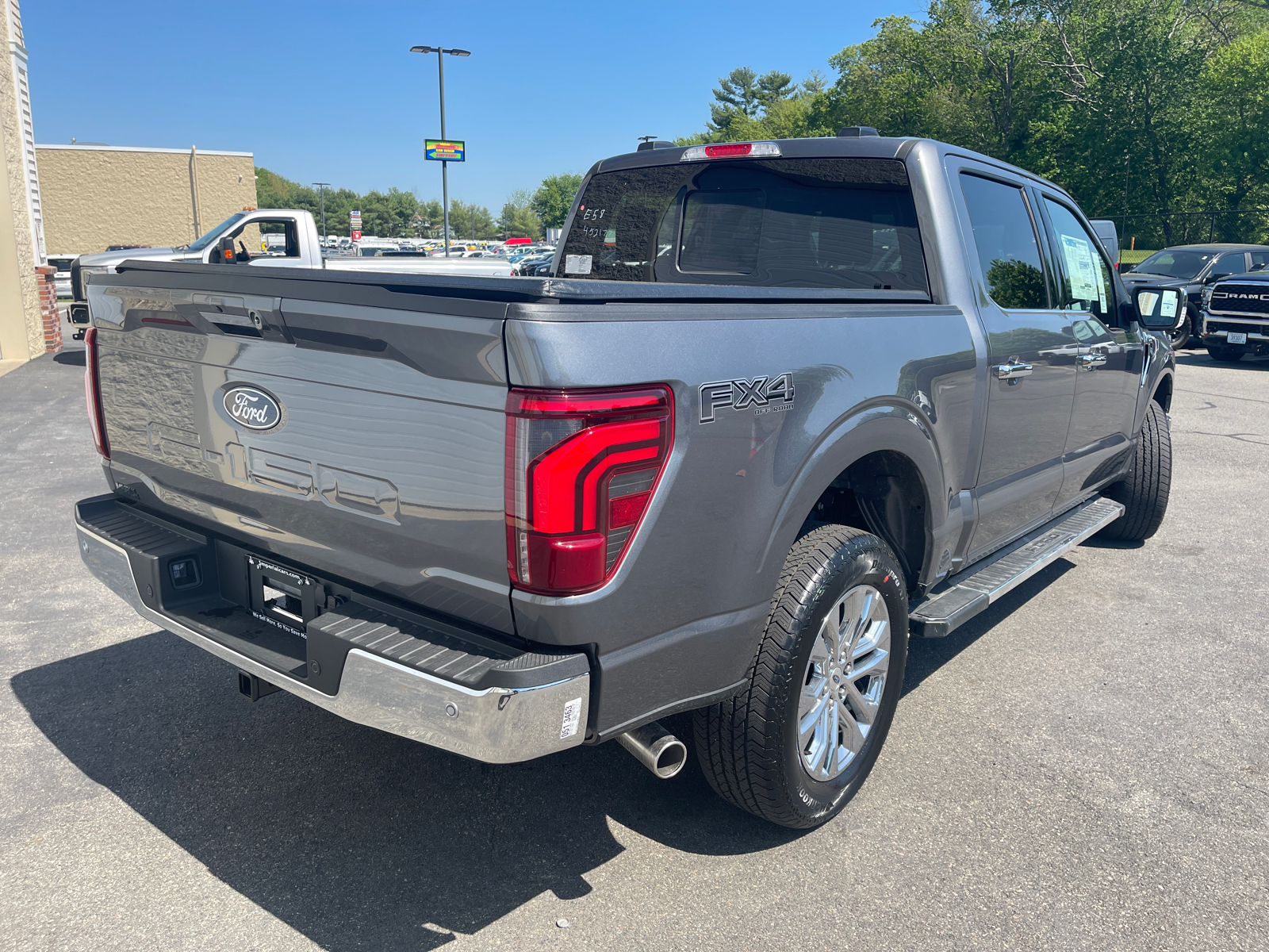 2024 Ford F-150 Lariat 13