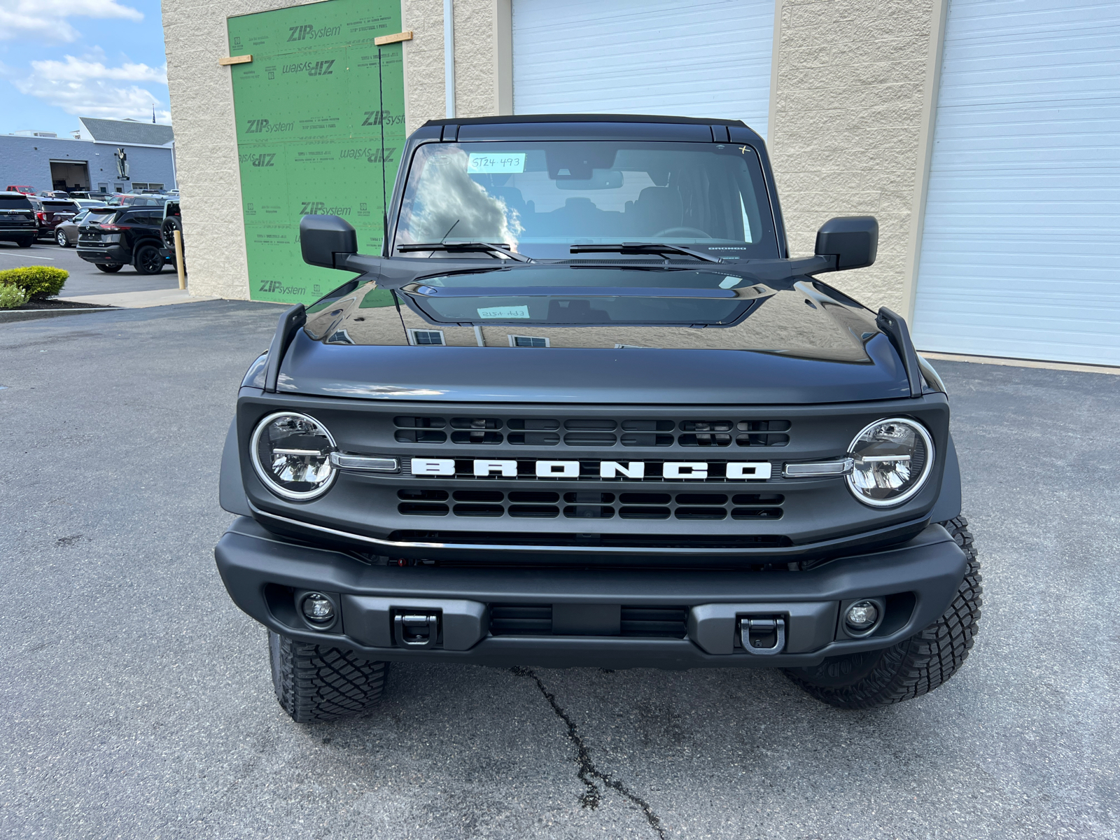 2024 Ford Bronco Black Diamond 3