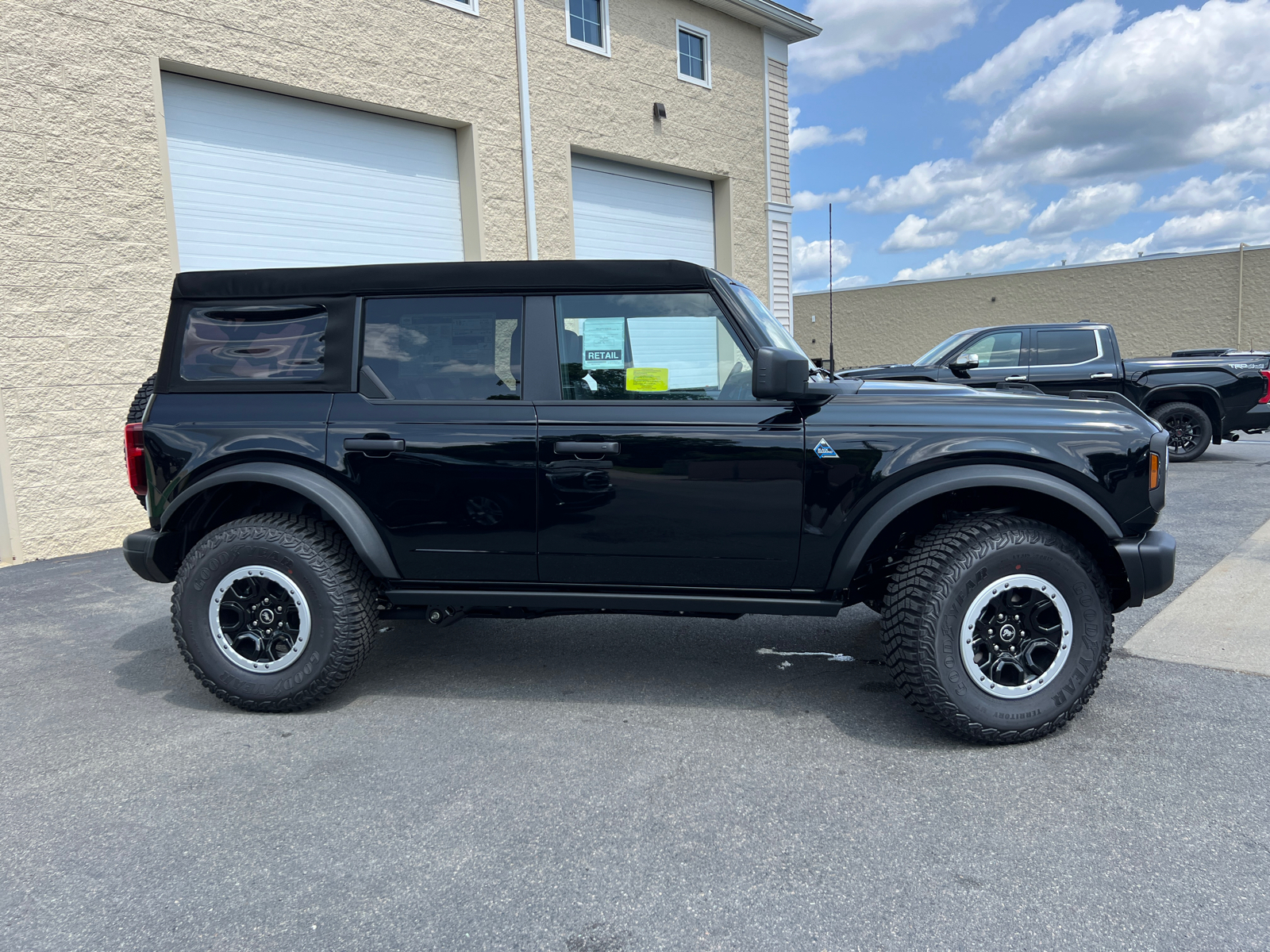 2024 Ford Bronco Black Diamond 11