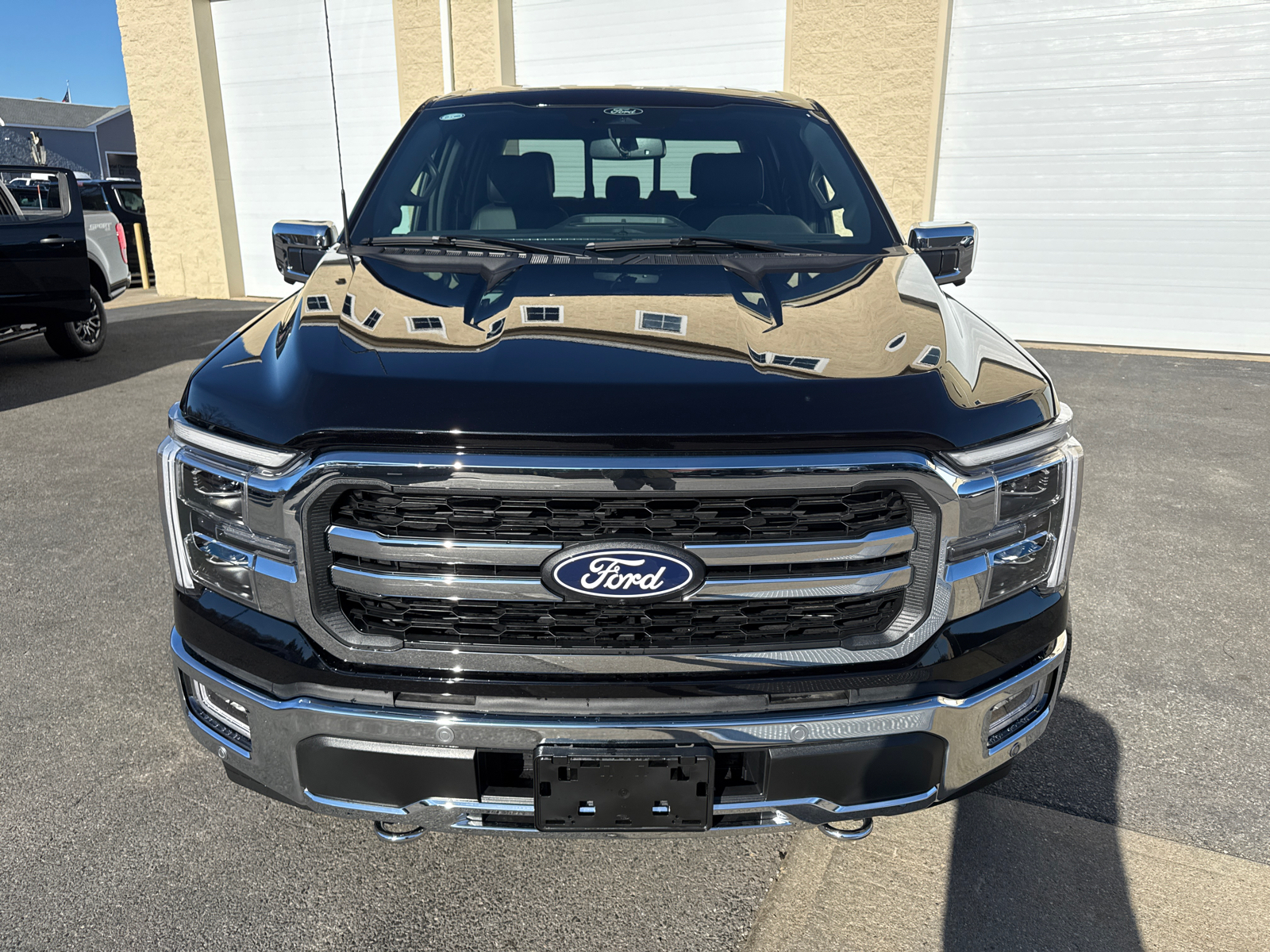 2024 Ford F-150 Lariat 2