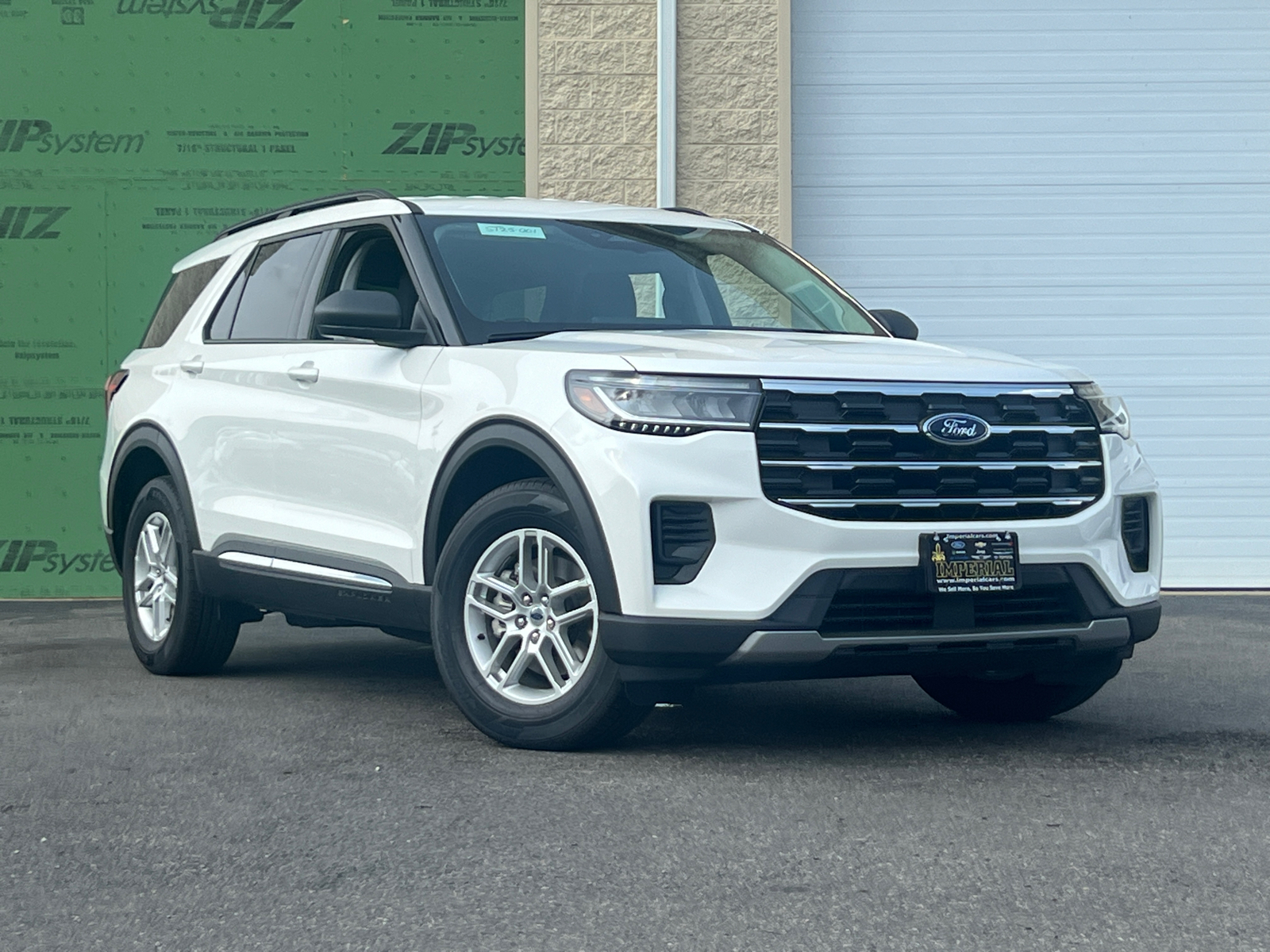 2025 Ford Explorer Active 1