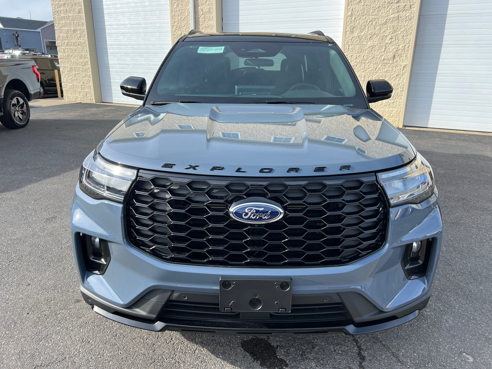 2025 Ford Explorer ST-Line 3