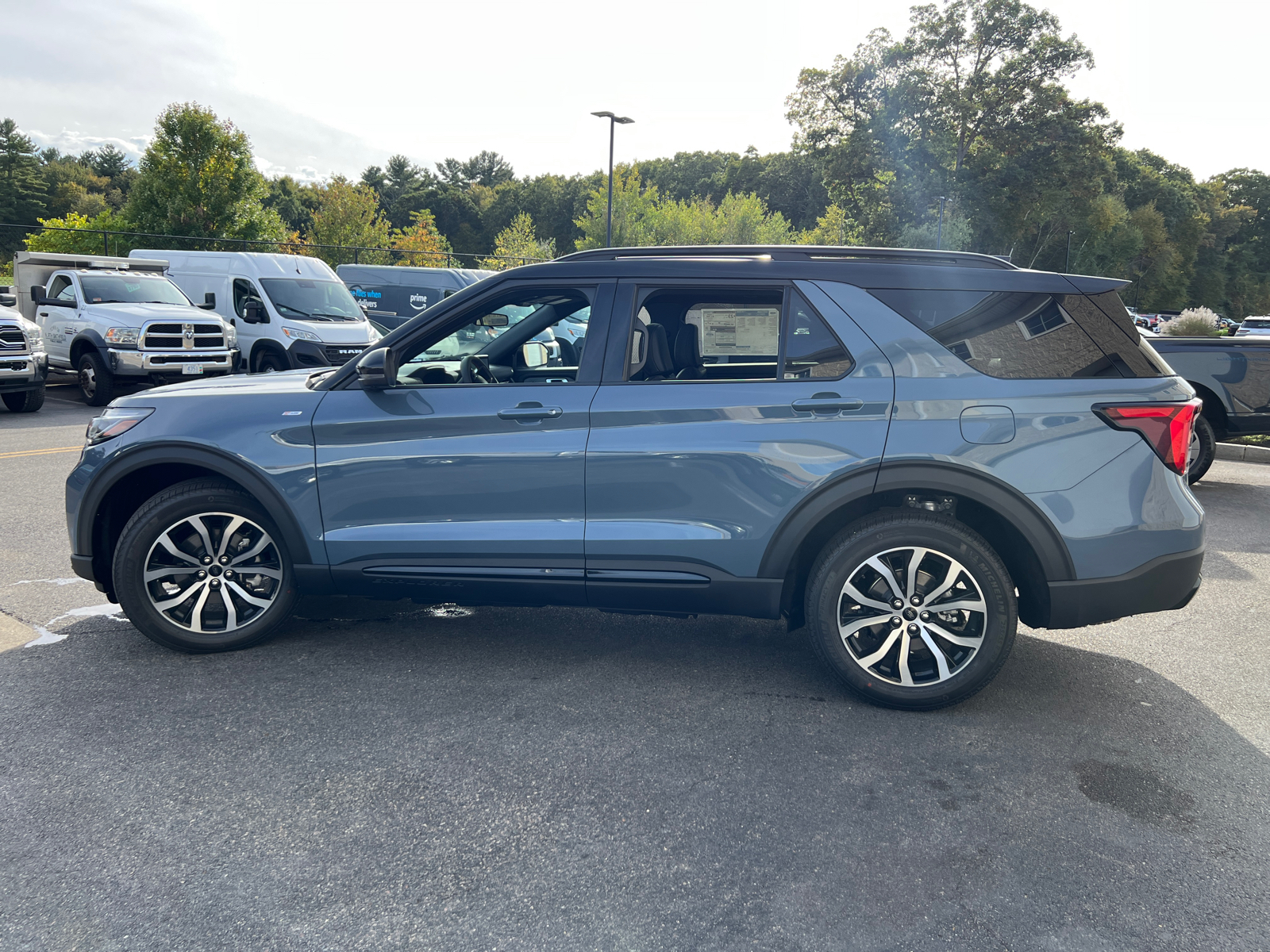 2025 Ford Explorer ST-Line 5