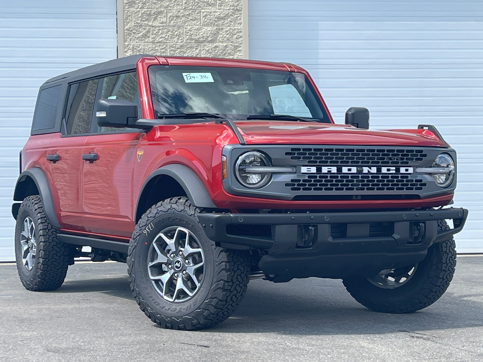 2024 Ford Bronco Badlands 1