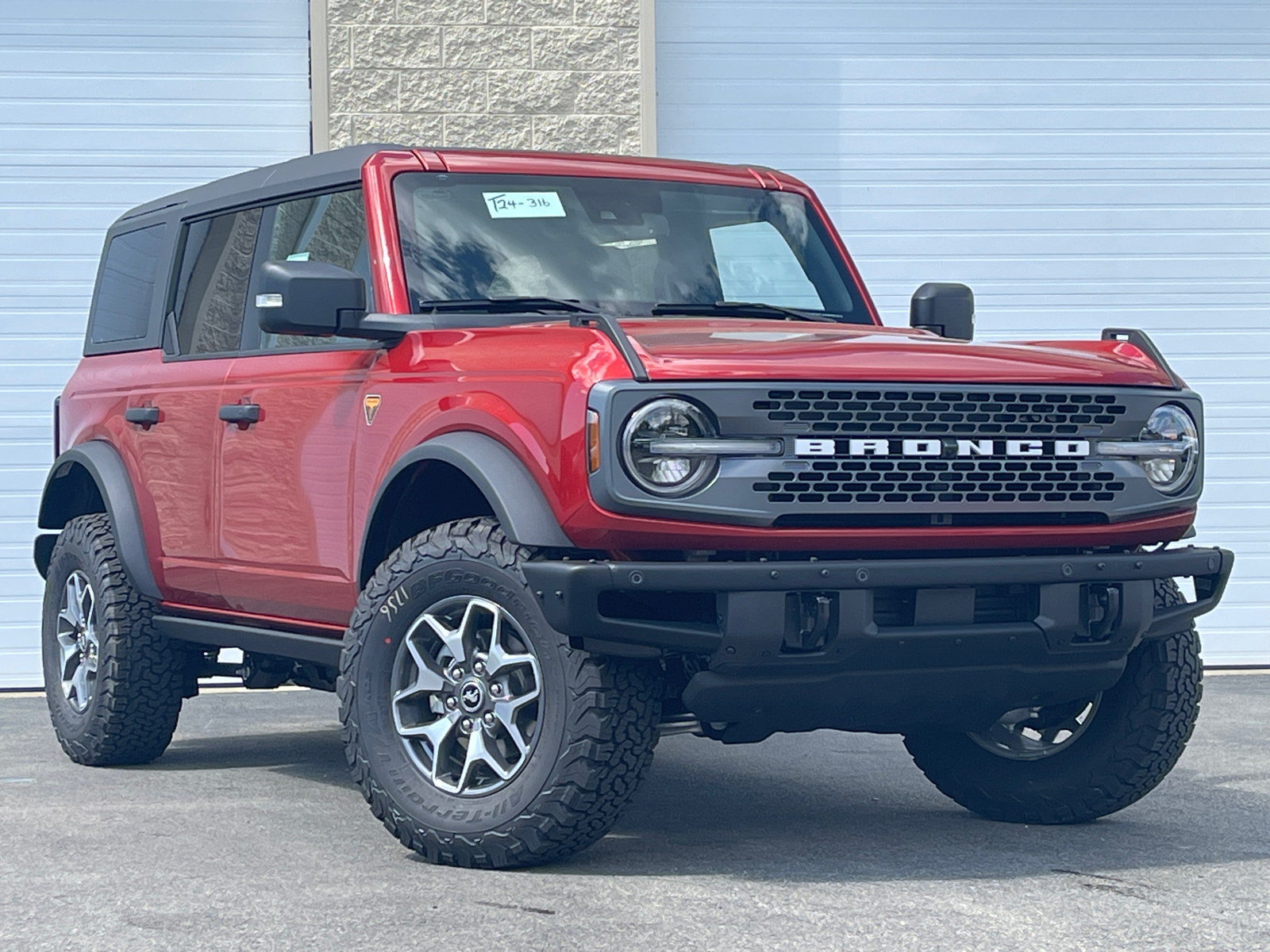 2024 Ford Bronco Badlands 2