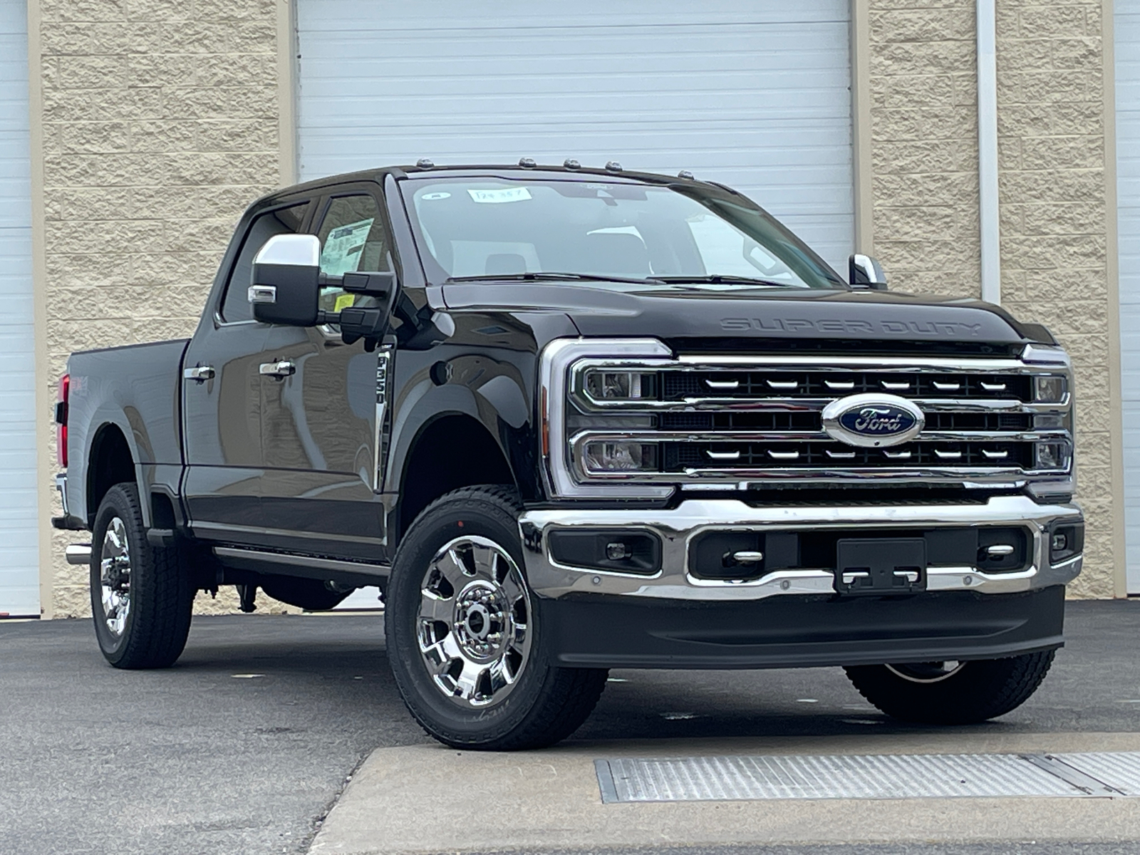 2024 Ford F-350SD Lariat 2