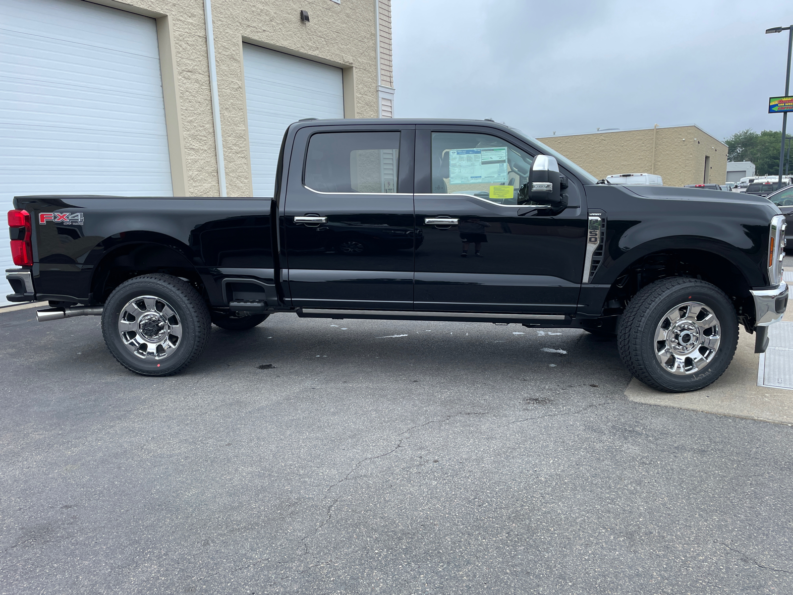 2024 Ford F-350SD Lariat 13