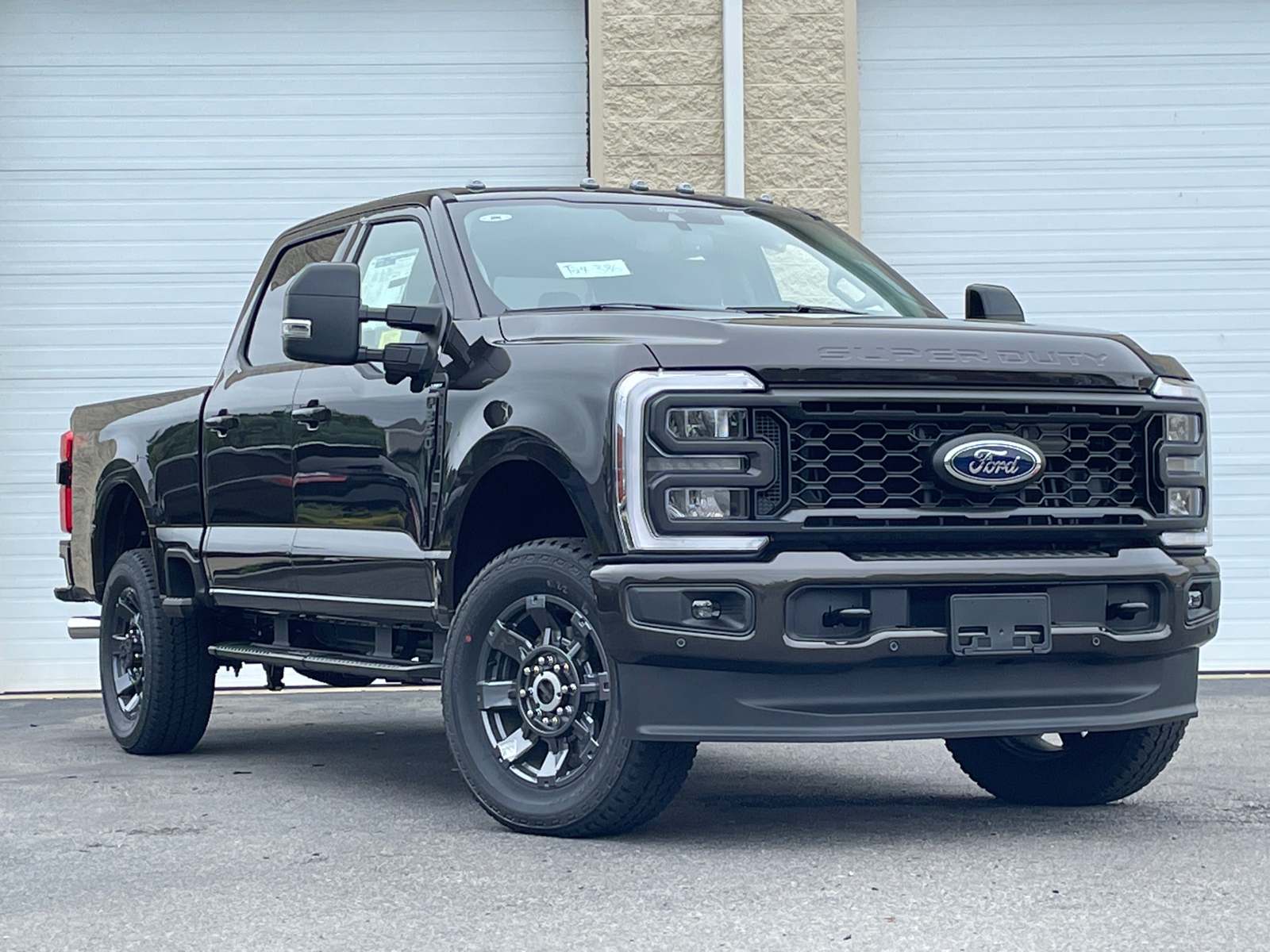 2024 Ford F-350SD Lariat 2