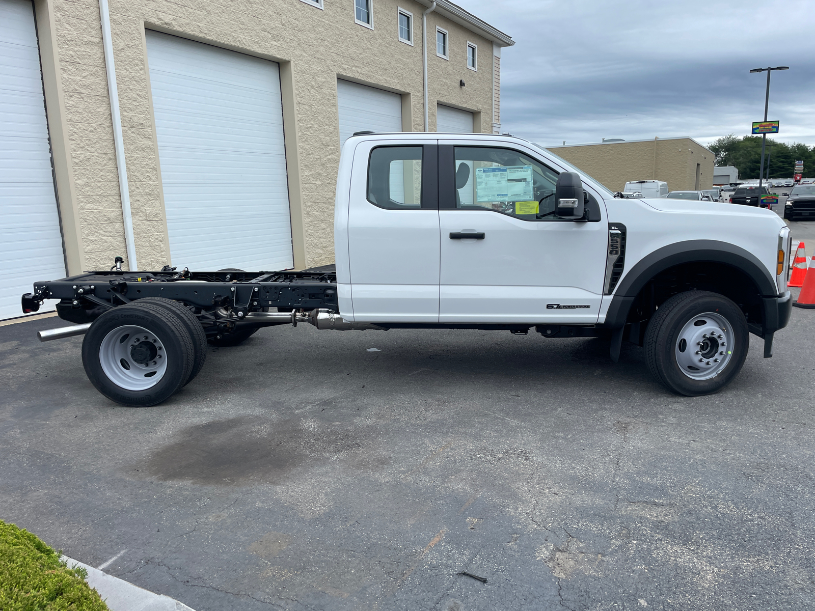 2024 Ford F-550SD XL 10