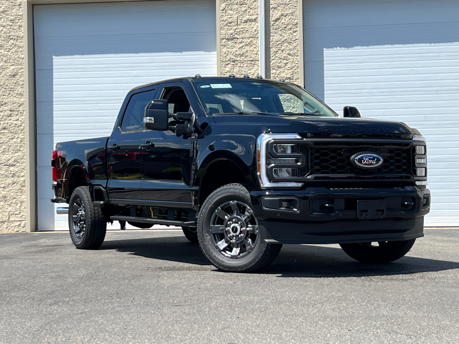 2024 Ford F-350SD Lariat 2