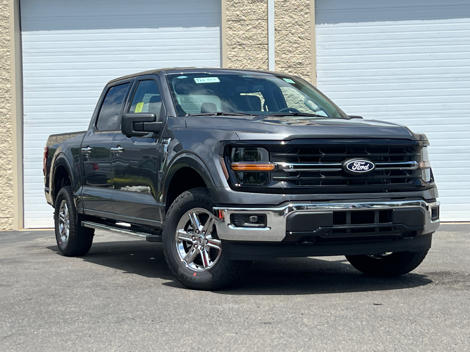 2024 Ford F-150 XLT 2