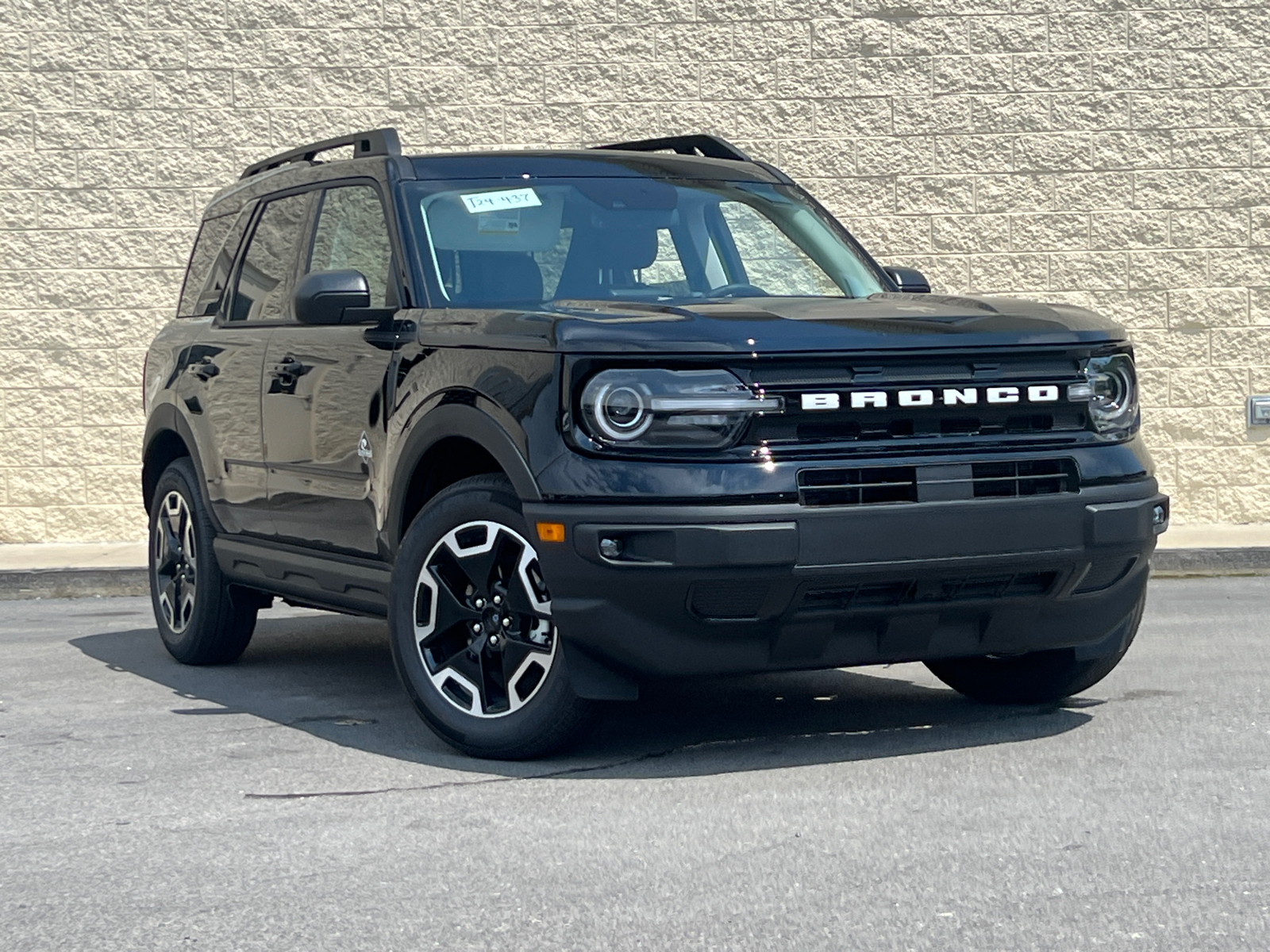 2024 Ford Bronco Sport Outer Banks 1