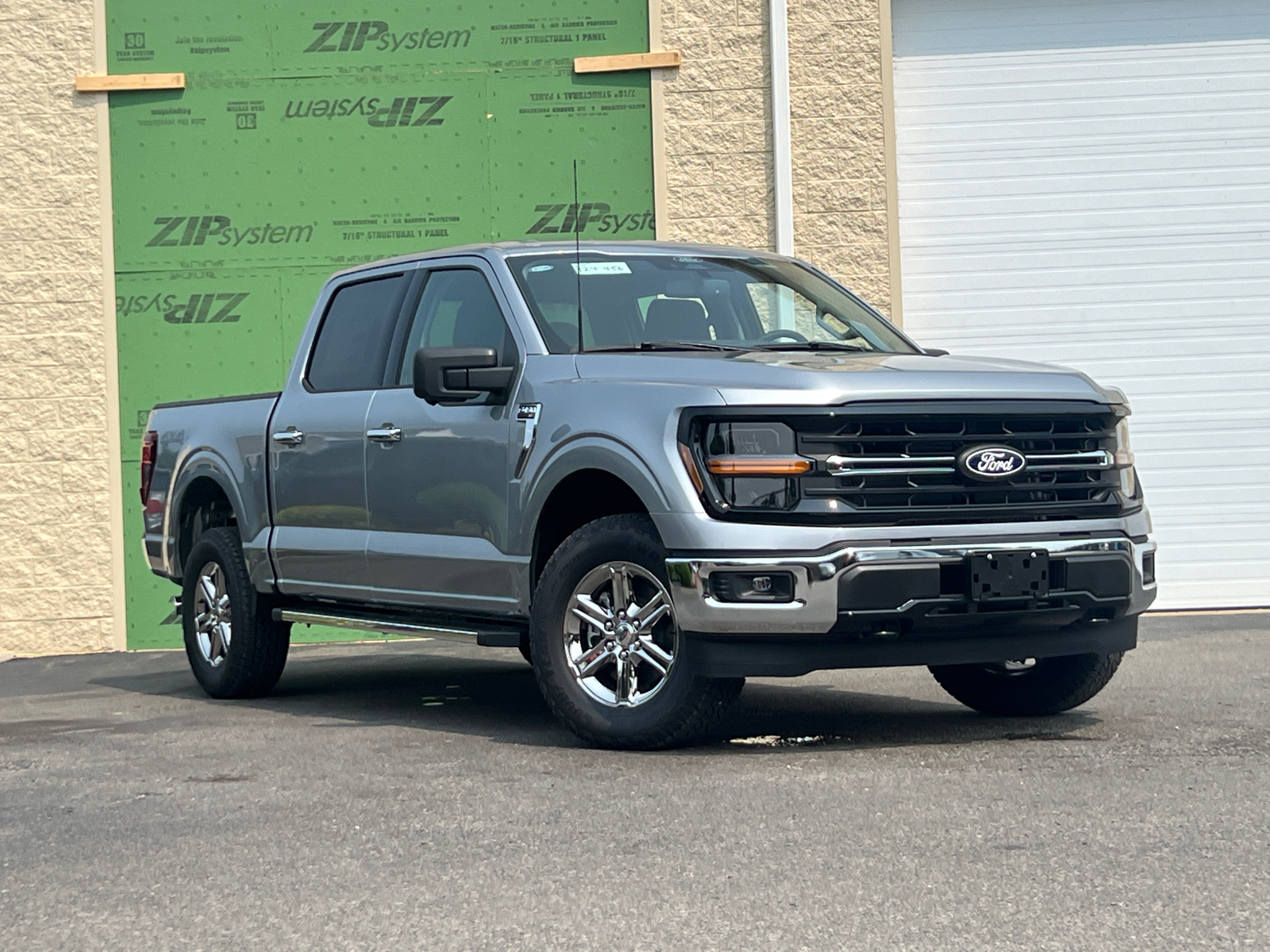 2024 Ford F-150 XLT 2