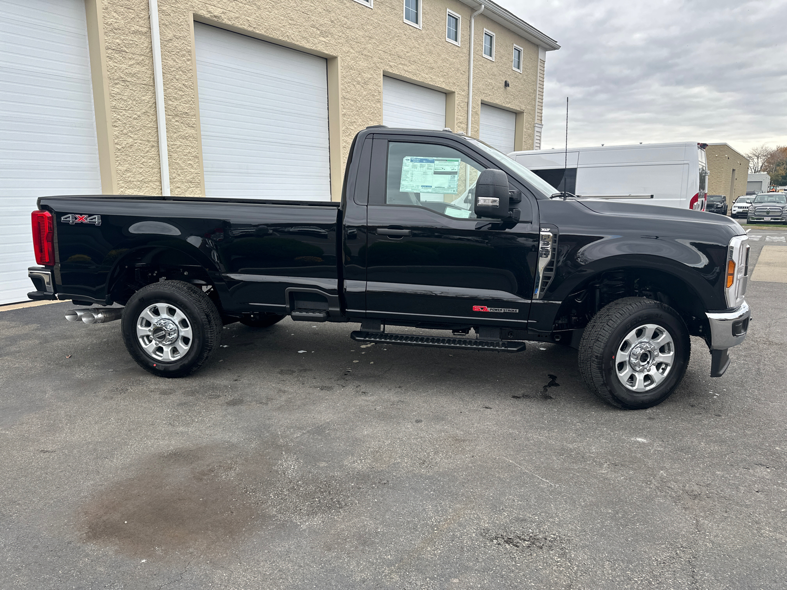 2024 Ford F-350SD XLT 12