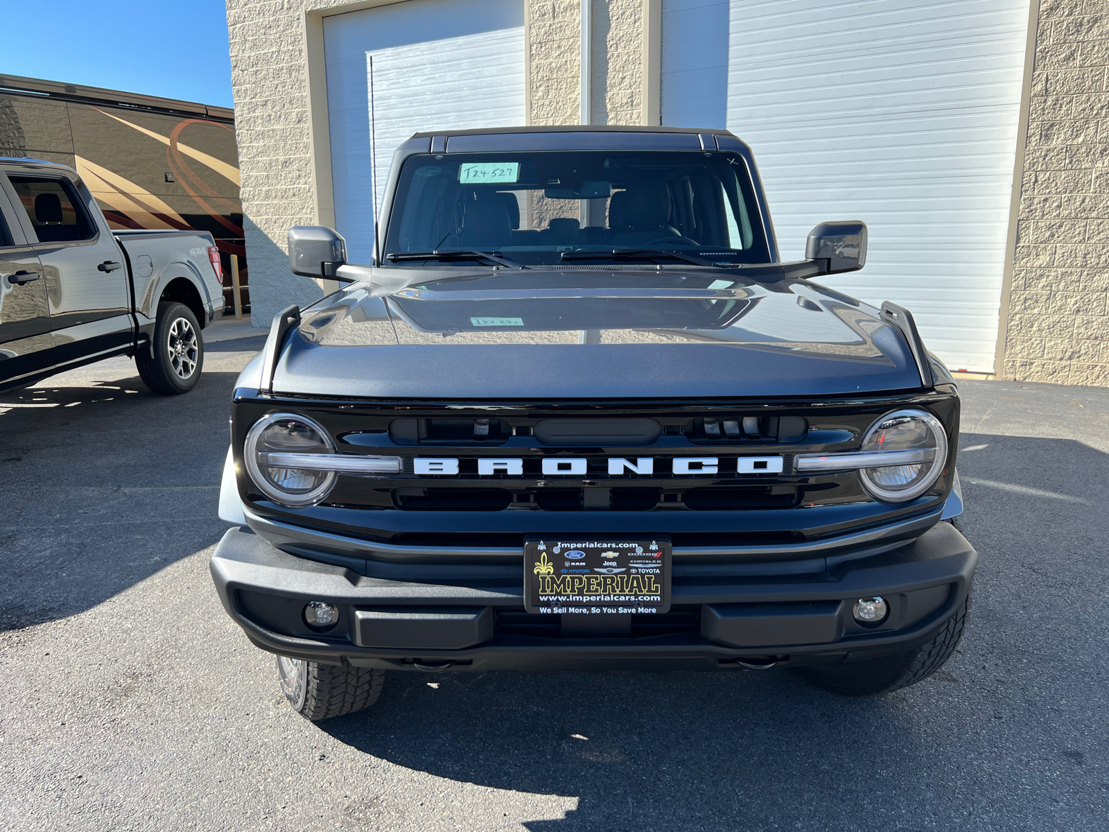 2024 Ford Bronco Outer Banks 3