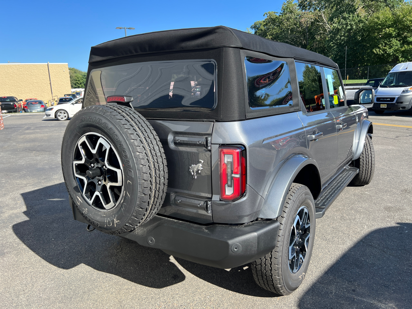 2024 Ford Bronco Outer Banks 10