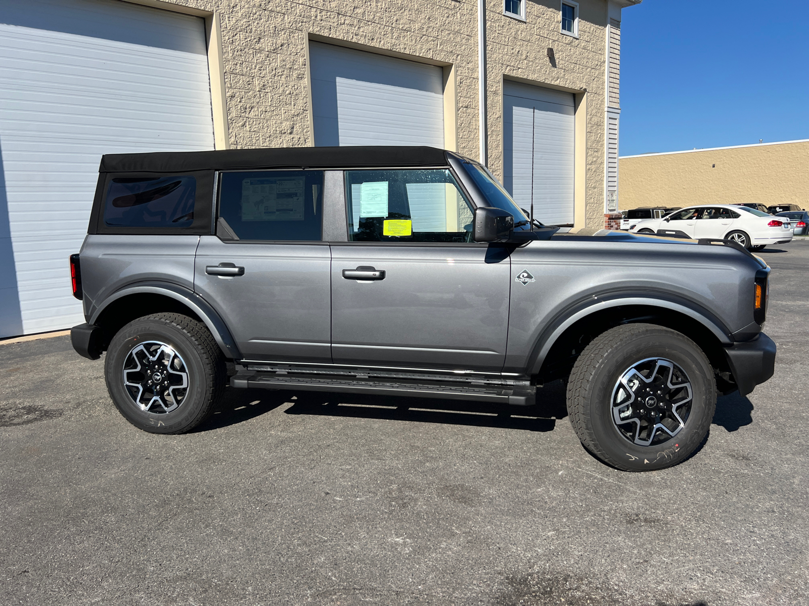 2024 Ford Bronco Outer Banks 11