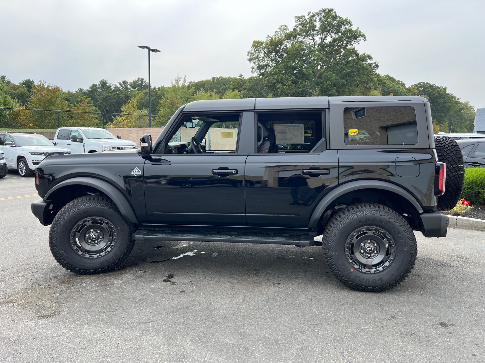 2024 Ford Bronco Outer Banks 5