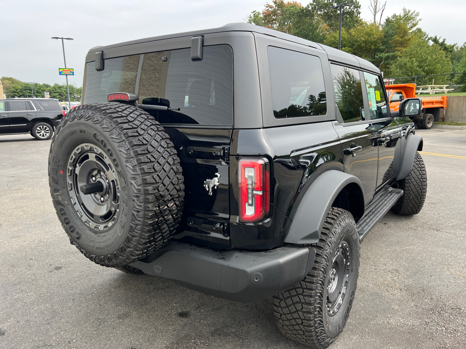 2024 Ford Bronco Outer Banks 10