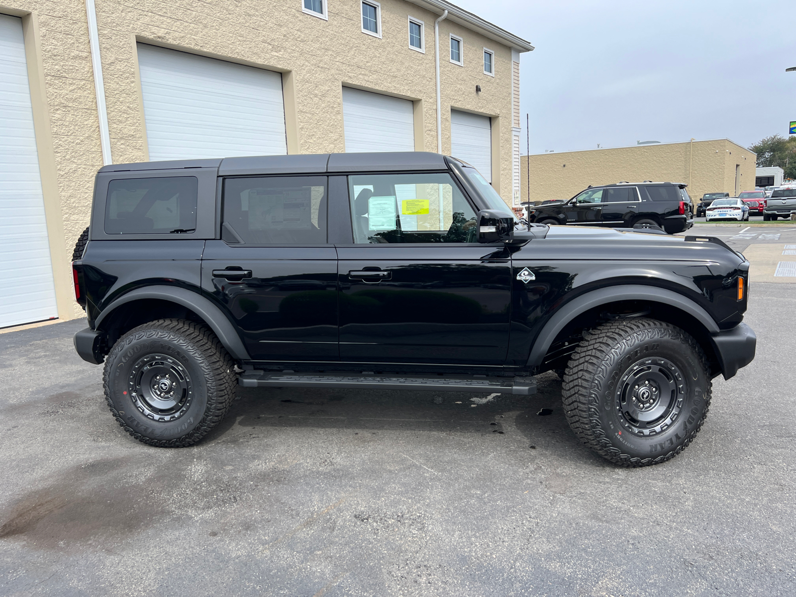 2024 Ford Bronco Outer Banks 11