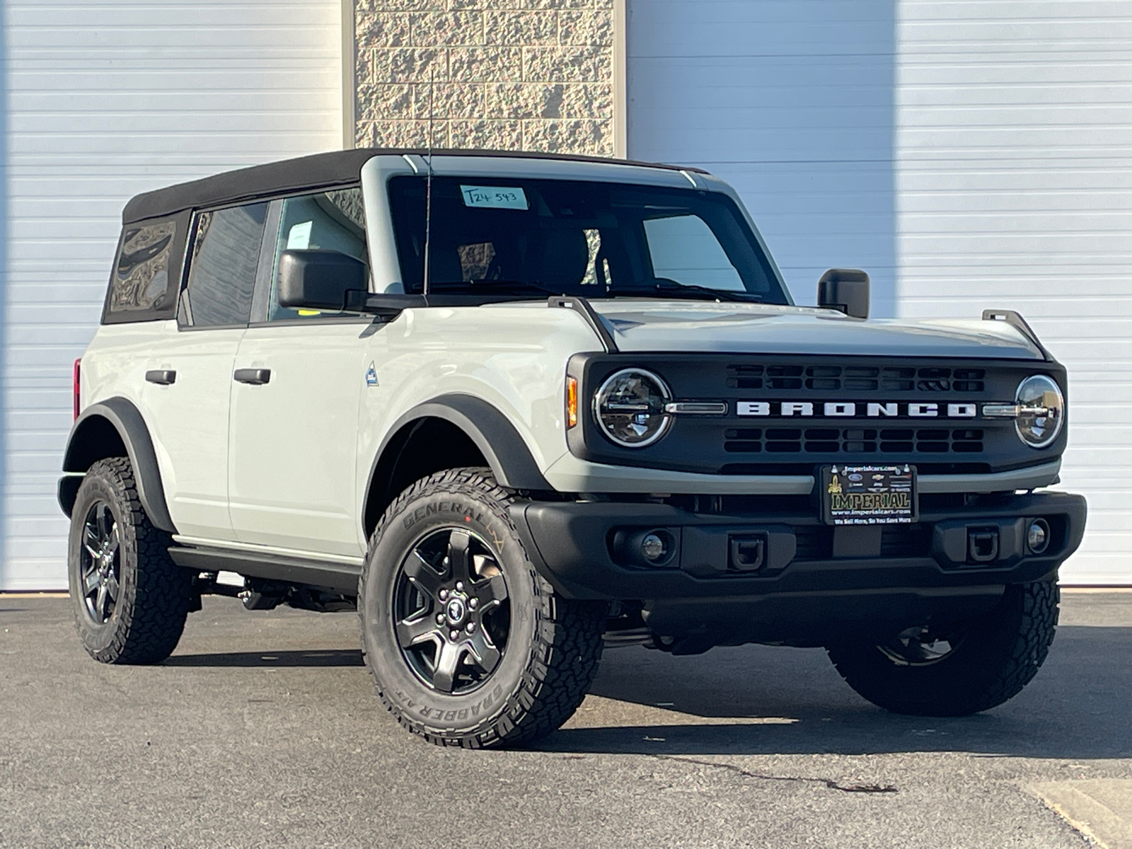 2024 Ford Bronco Black Diamond 1