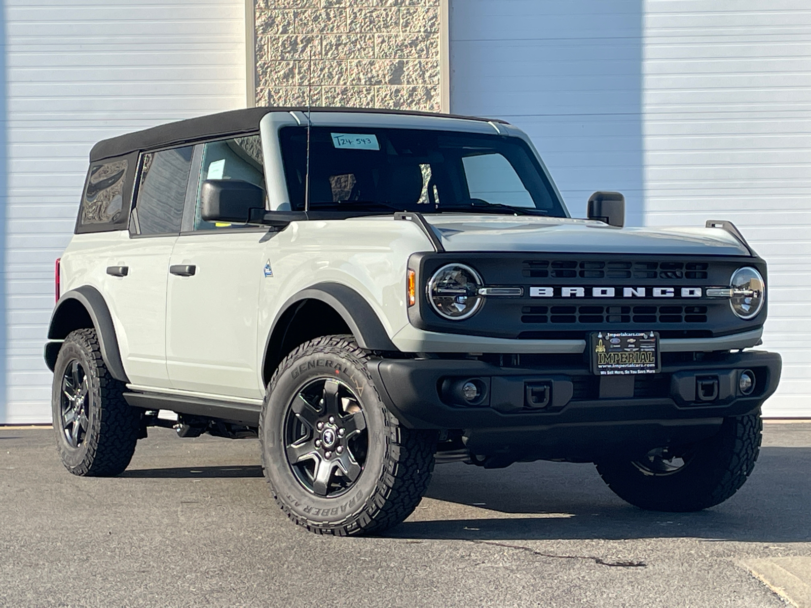 2024 Ford Bronco Black Diamond 2