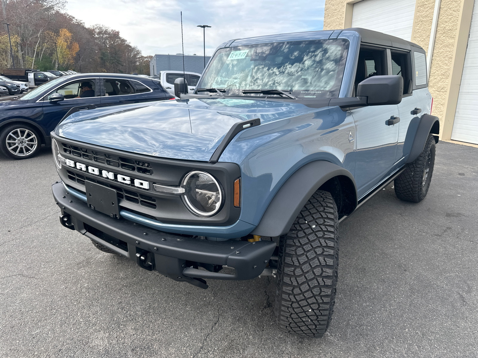 2024 Ford Bronco Black Diamond 4