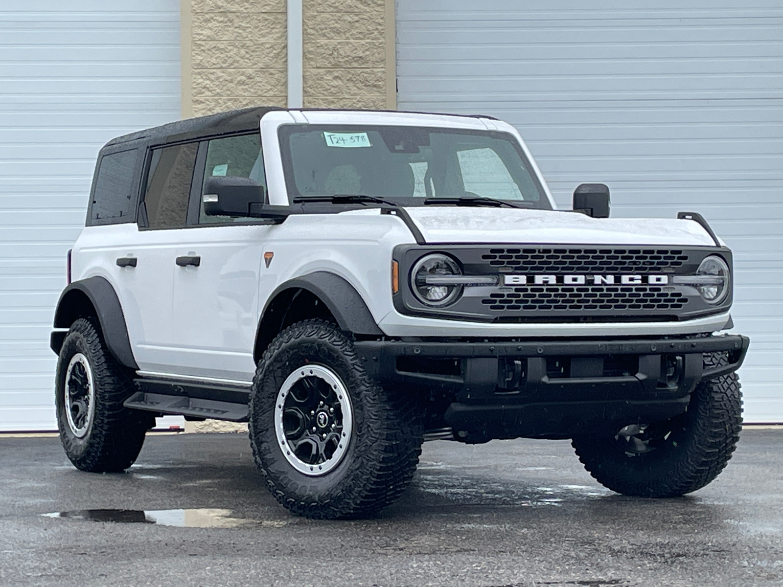 2024 Ford Bronco Badlands 2