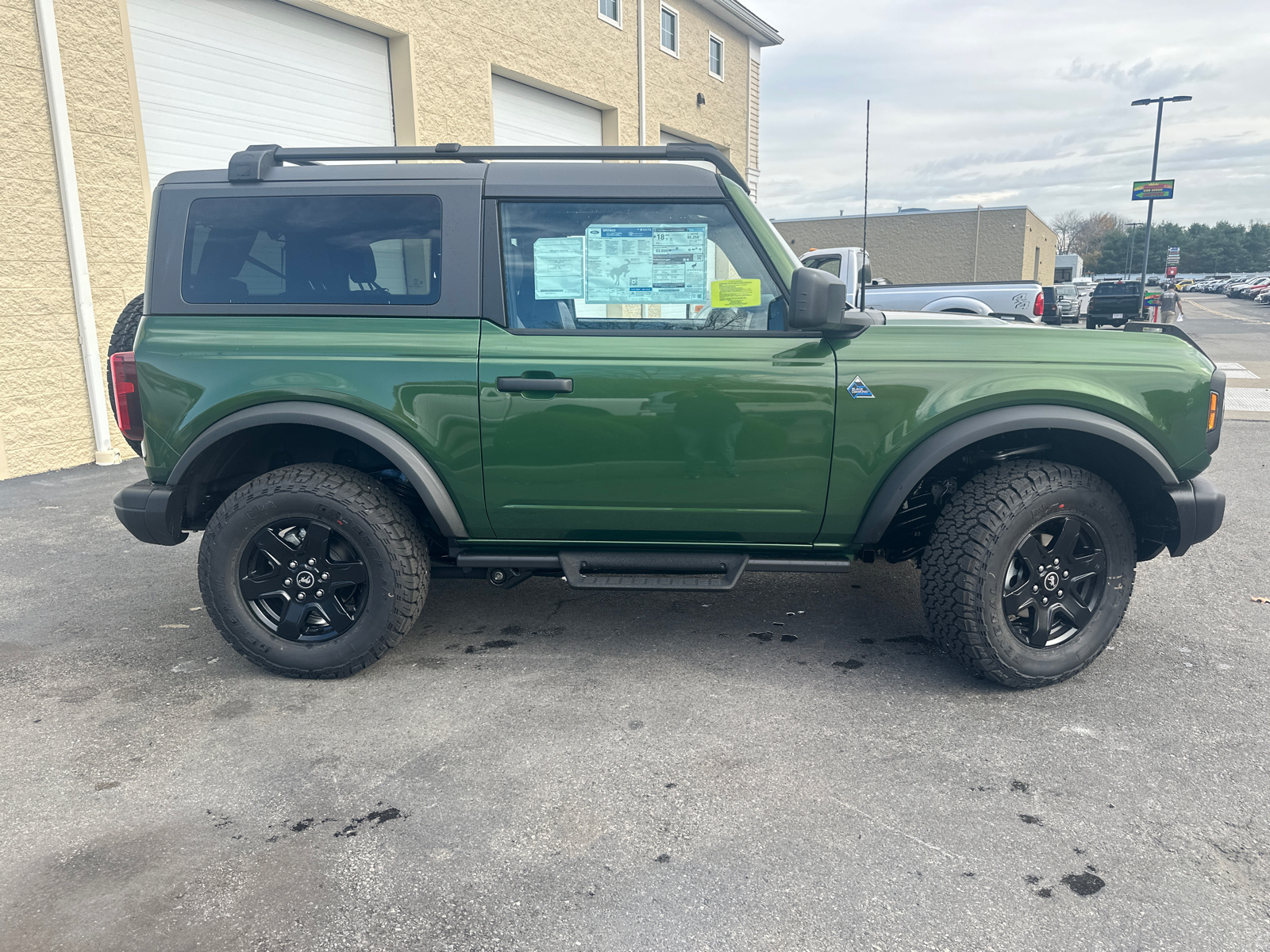 2024 Ford Bronco Black Diamond 12