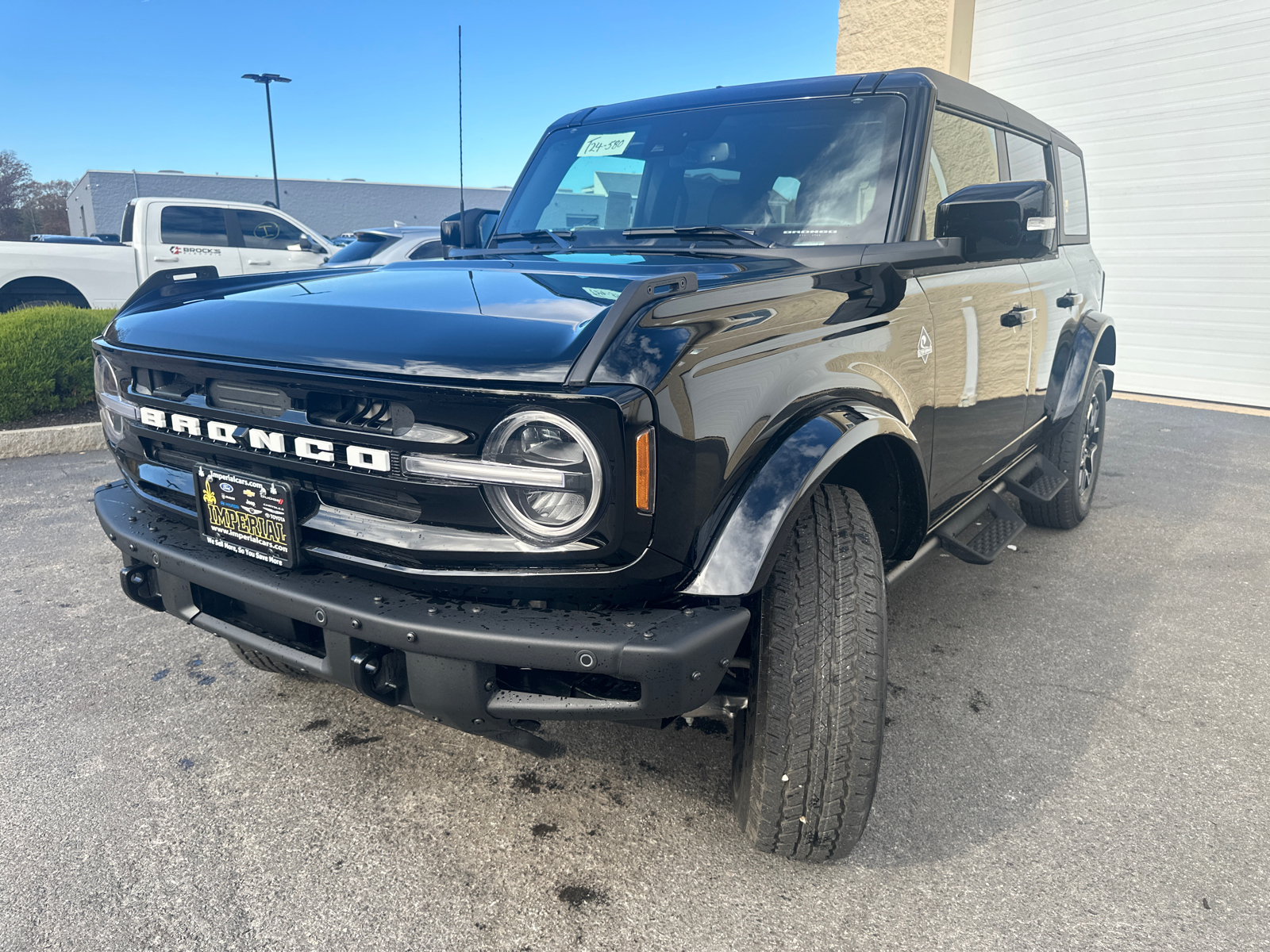 2024 Ford Bronco Outer Banks 4