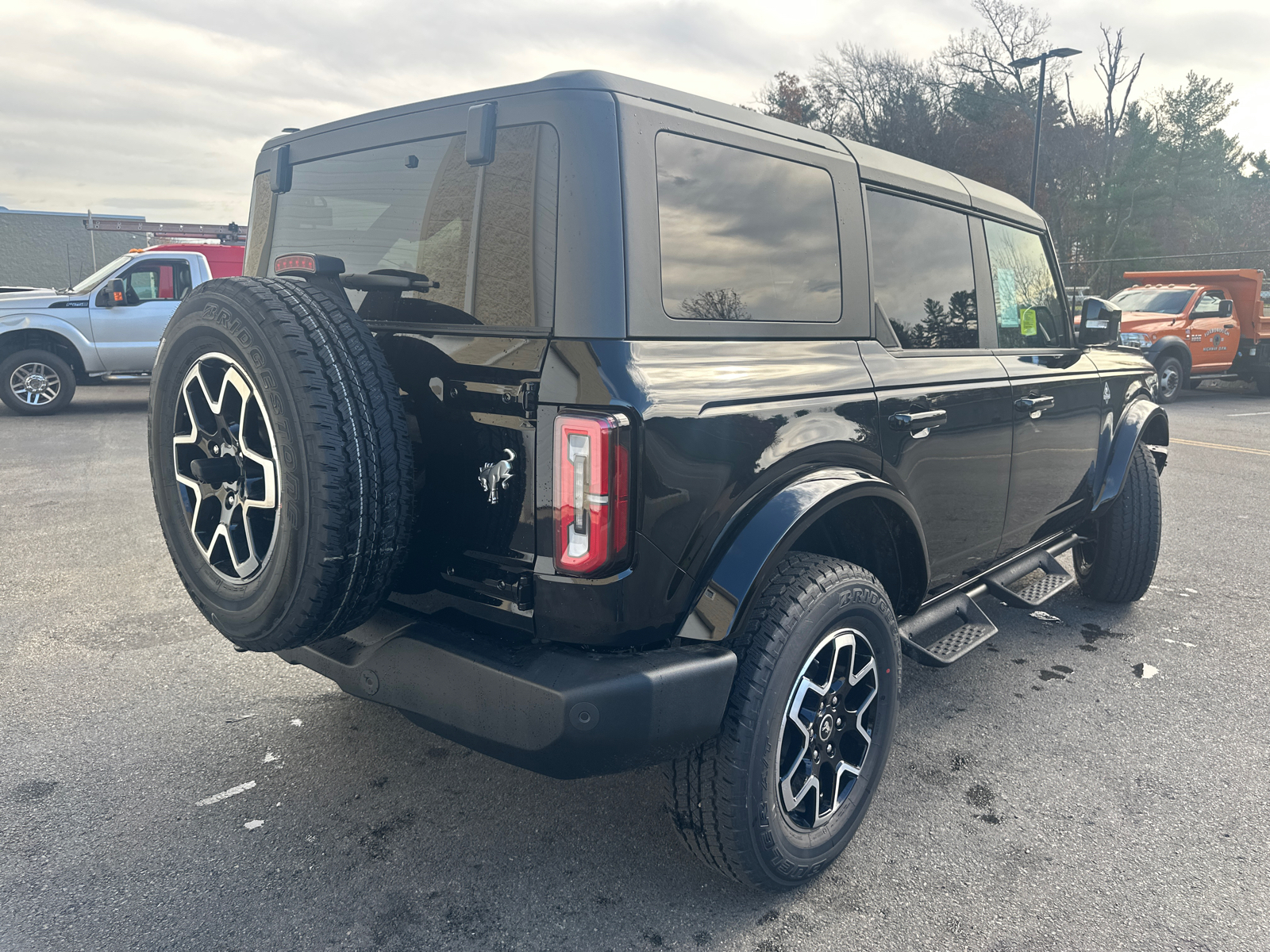 2024 Ford Bronco Outer Banks 11