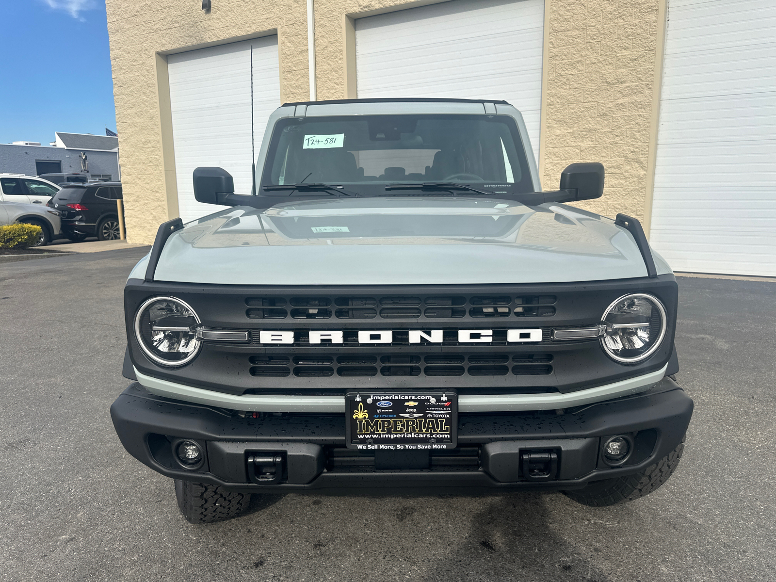 2024 Ford Bronco Black Diamond 3