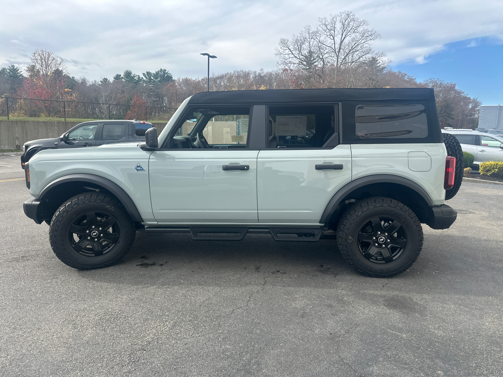 2024 Ford Bronco Black Diamond 5