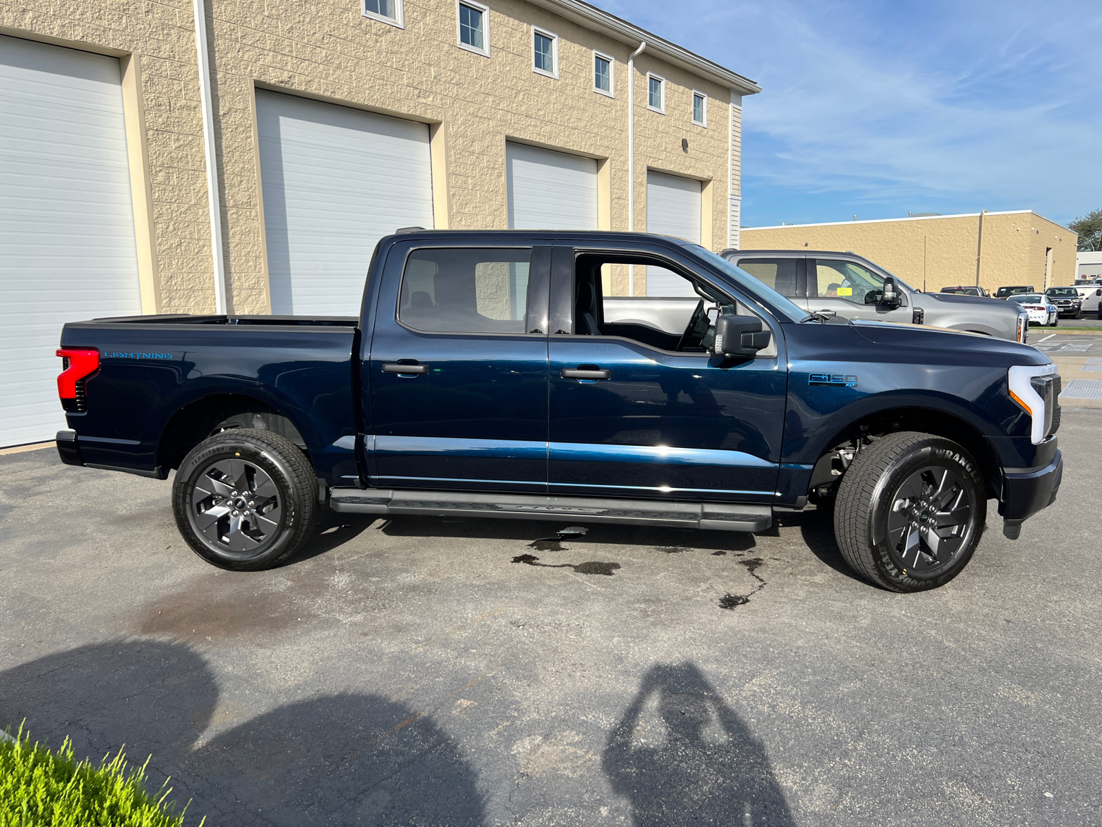 2024 Ford F-150 Lightning XLT 12