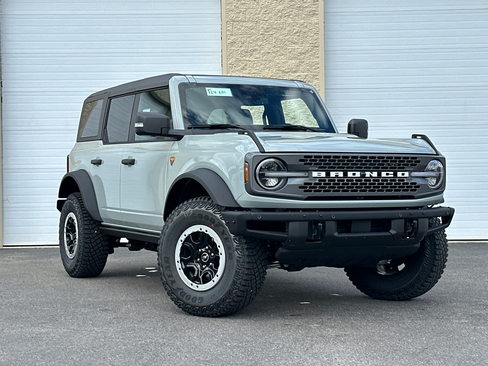 2024 Ford Bronco Badlands 2