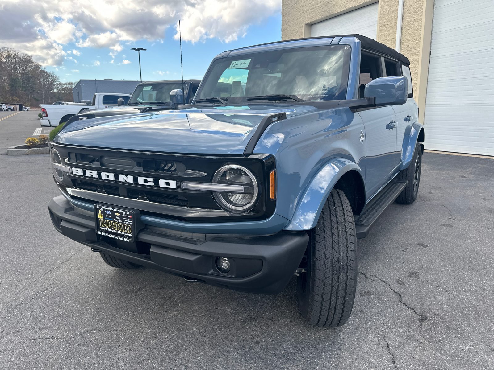 2024 Ford Bronco Outer Banks 4