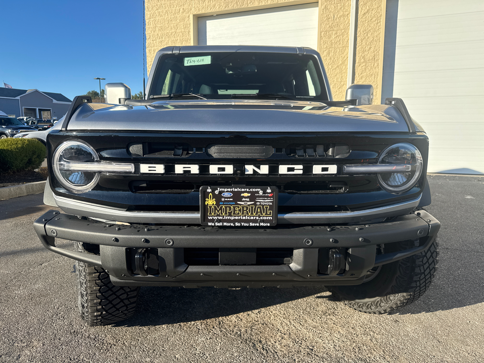 2024 Ford Bronco Outer Banks 3