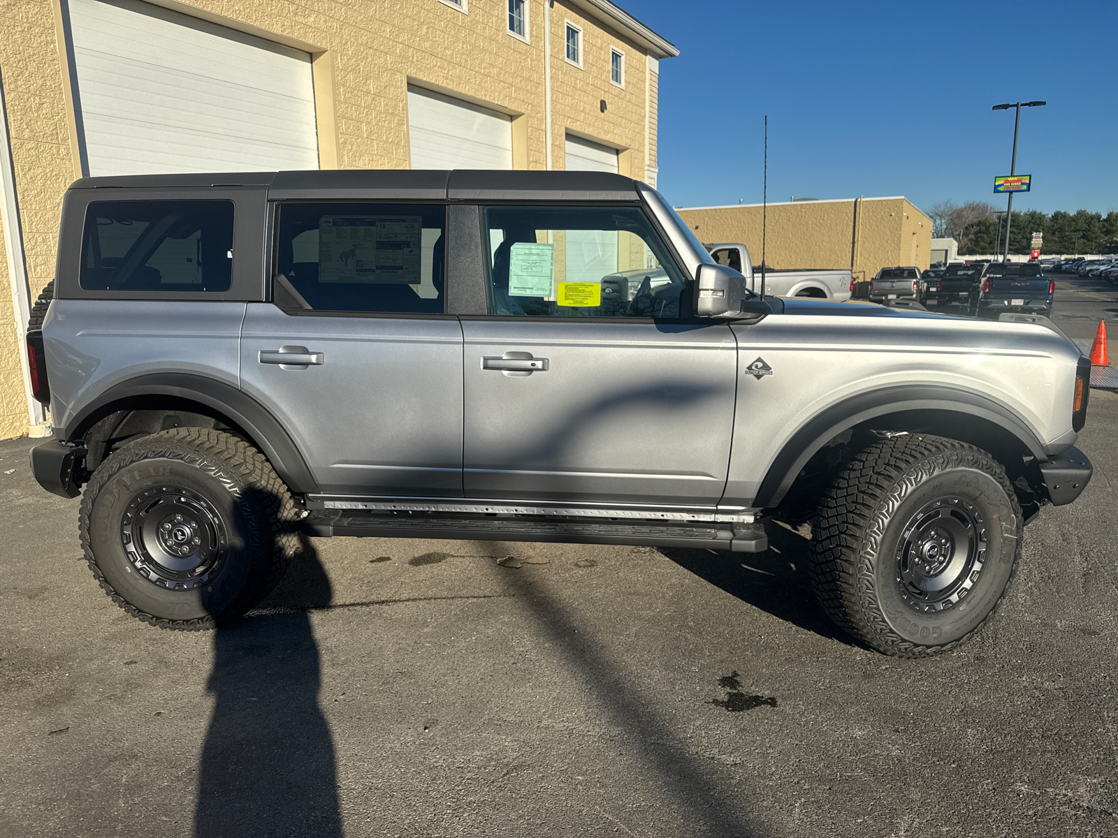 2024 Ford Bronco Outer Banks 12