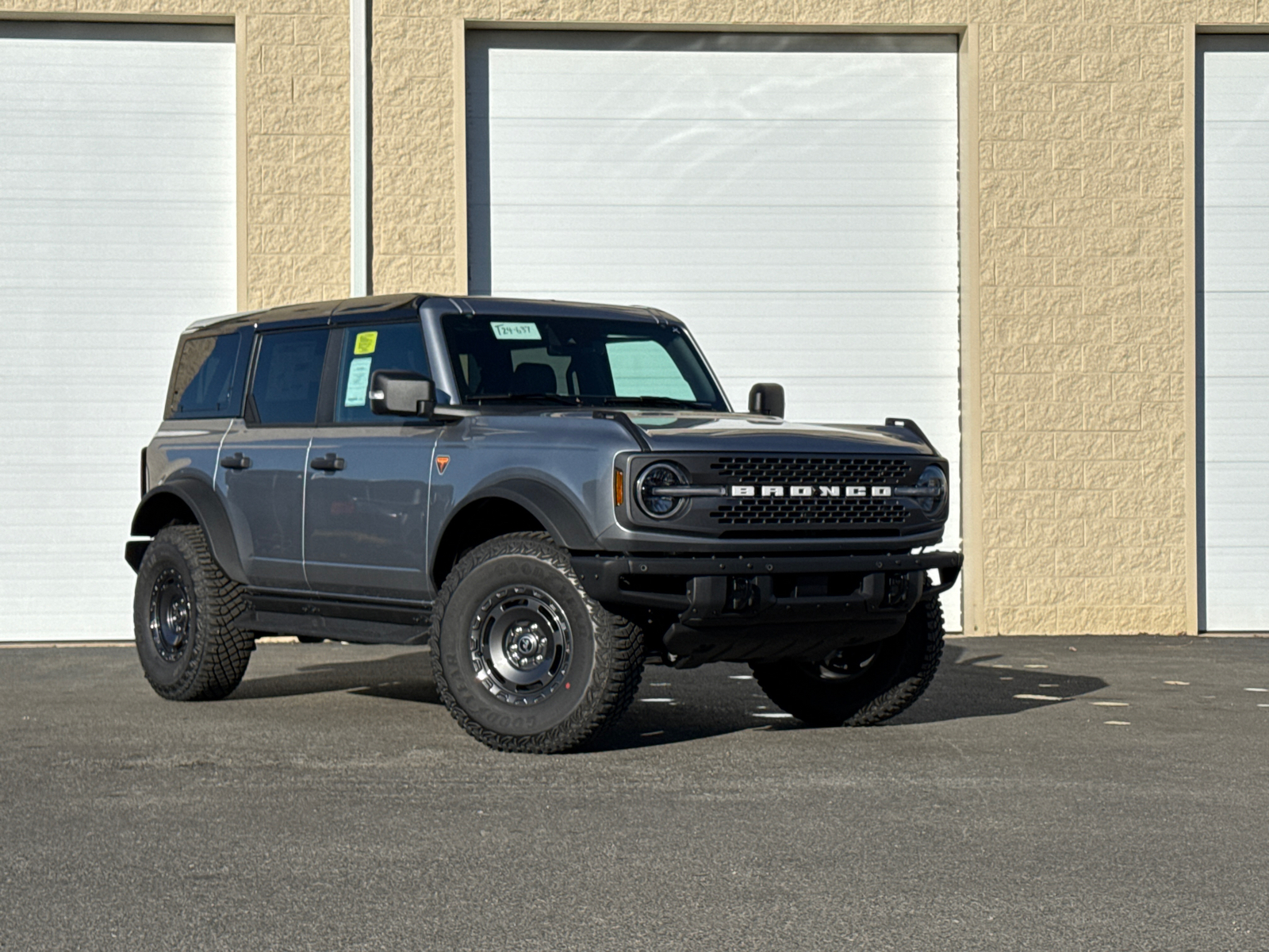 2024 Ford Bronco Badlands 1