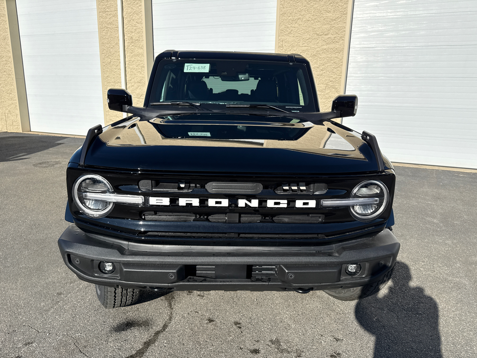 2024 Ford Bronco Outer Banks 2